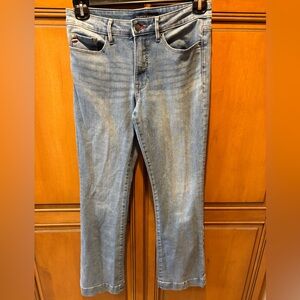 Ladies Tommy Hilfiger Tribeca Boot Cut Light Blue Straight Leg Jeans. Size 4